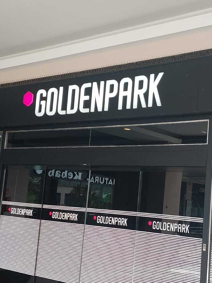Entrada de Goldenpark