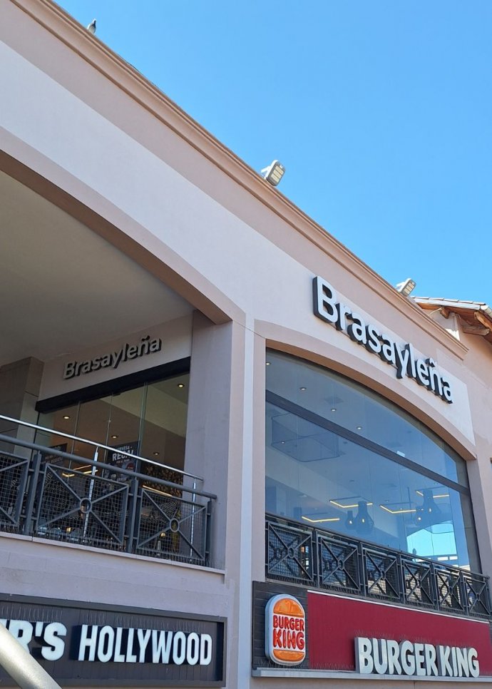 Exterior de Brasa y Leña