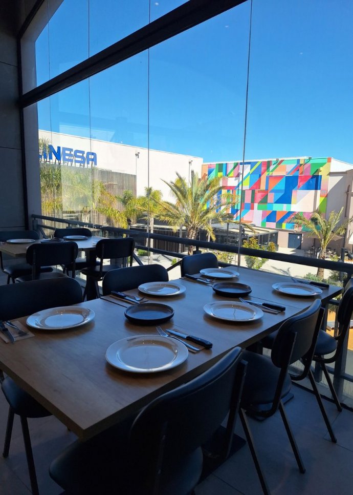 Interior y vistas de Brasa y Leña